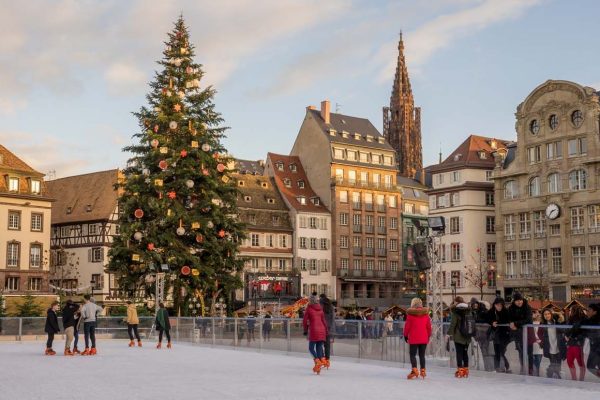 03-Patinoire_et_marche_de_Noel_place_Kleber_Philippe_de_Rexel